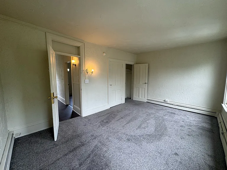 320 S Queen St #2 — Photo 6