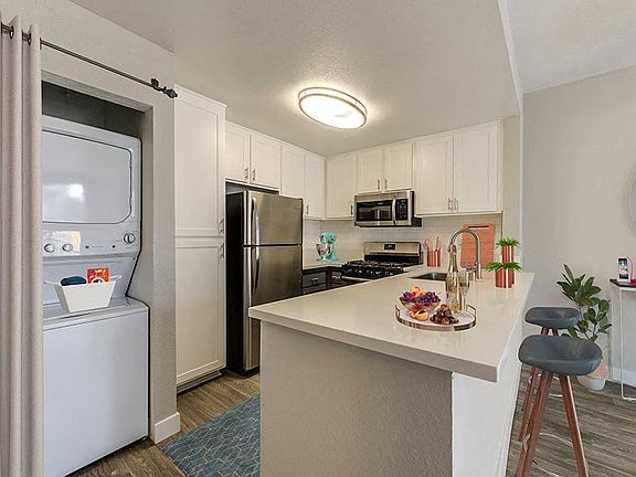 3rd image of 22900 Oak Ridge Dr #81
