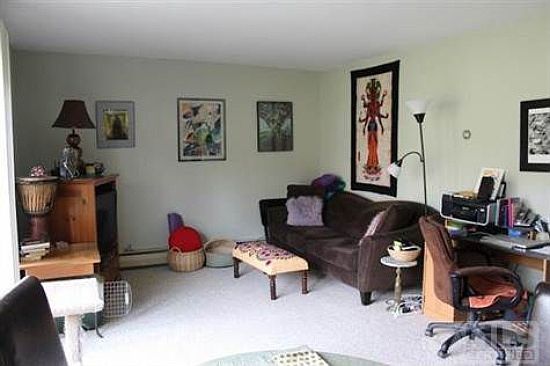 4th image of 48 Brittany Dr Unit A