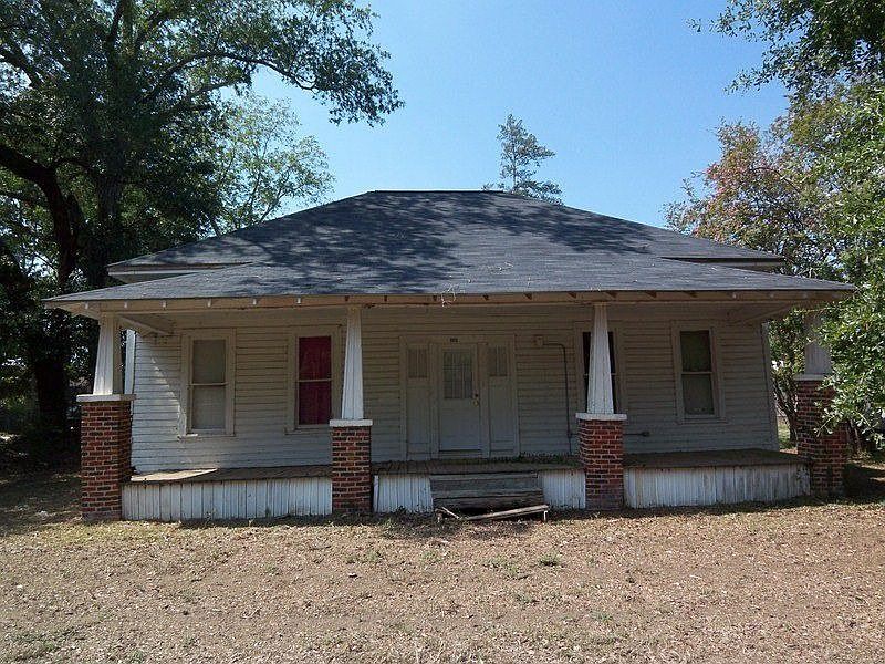 1st image of 1006 San Augustine St