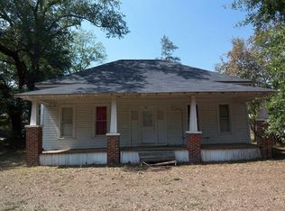 1006 San Augustine St, Center, TX 75935