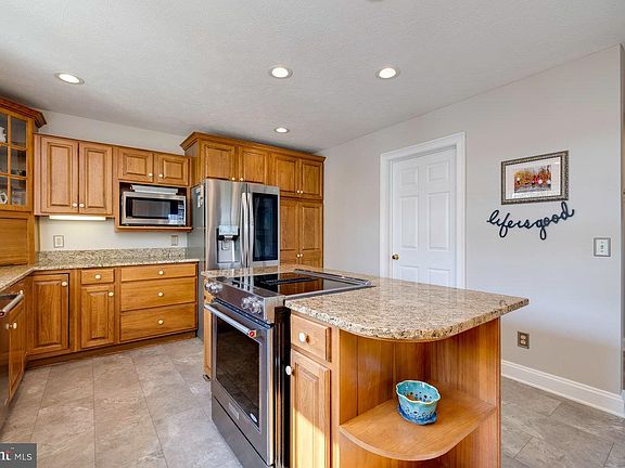5th image of 10308 Bonny Brae Ln