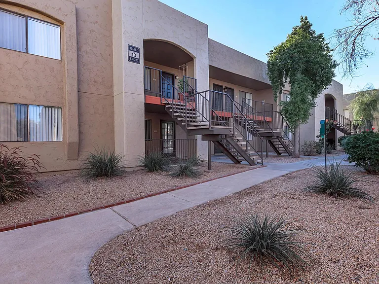 Paradise Foothills — Photo 16