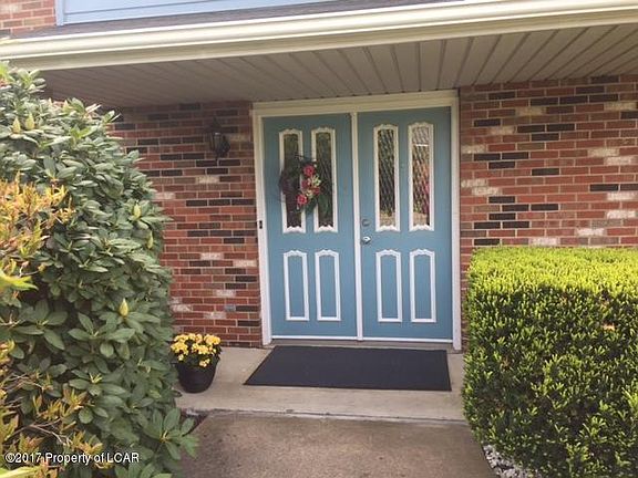 4th image of 305 E Oriole Dr