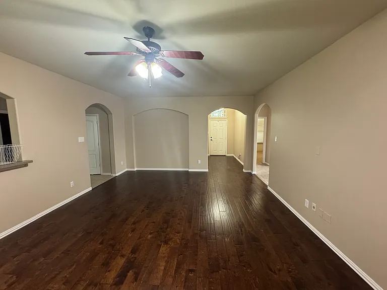 14927 Riverside Dr — Photo 11