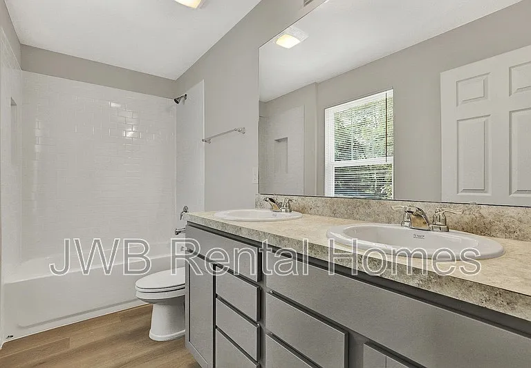 1760 Rutledge Ave — Photo 13