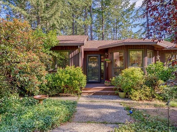 2nd image of 26050 Laurelwood Dr