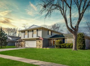 828 Harwich Ln, Schaumburg, IL