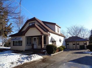 216 East Ave, Iron Ridge, WI 53035