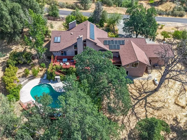8846 Goldstone Ln, Redding, CA 96001