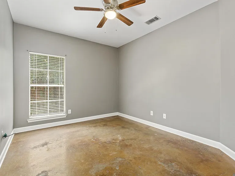 270 Stoney Creek Ave — Photo 12