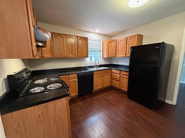 914 David Langan Dr W — Photo 2