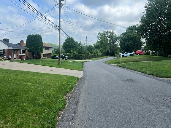 4th image of 562 Thomas St