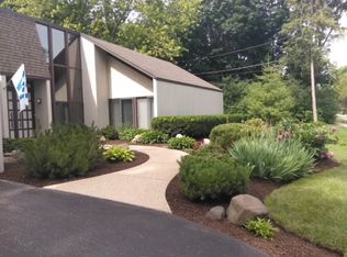 661 Broadway Ave, Crystal Lake, IL 60014