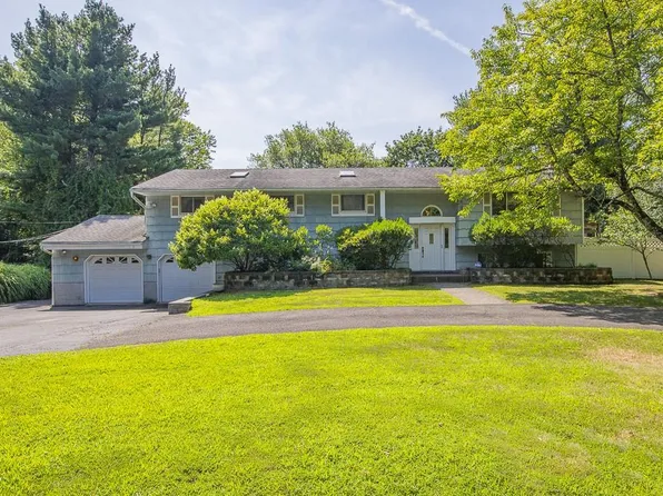 330 Fulle Drive, Valley Cottage, NY 10989