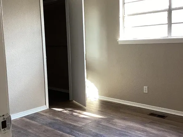 1712 S 5th St, Broken Arrow, OK 74012