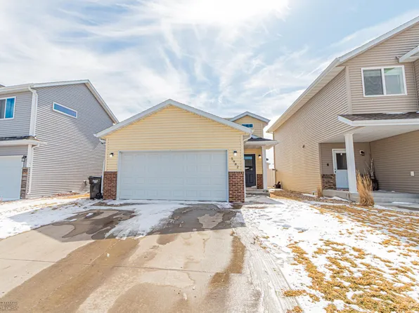 5982 58th Ave S, Fargo, ND 58104