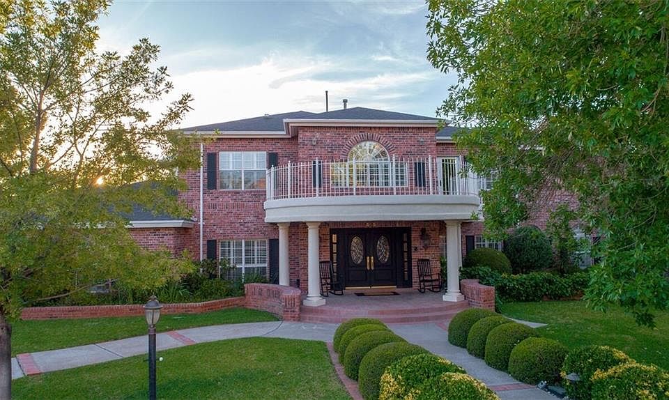 1st image of 553 Canyon Springs Dr