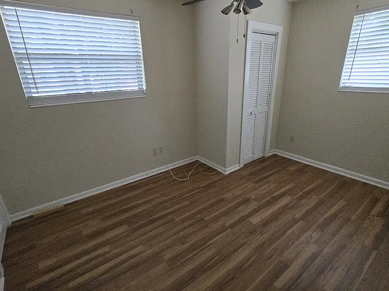 4918 Locksley Ave — Photo 4