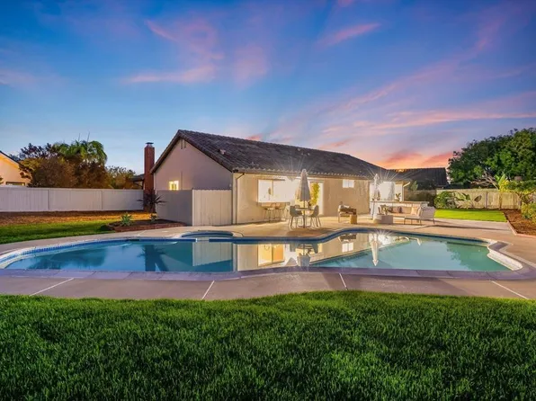 2002 Ladera Ct, Carlsbad, CA 92009