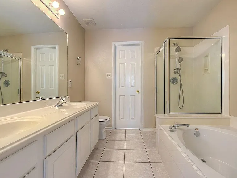 7 Newberry Trail Ct — Photo 25