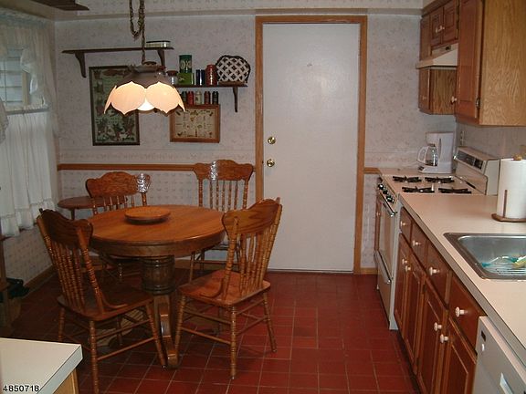 2nd image of 297 Shilling Dr