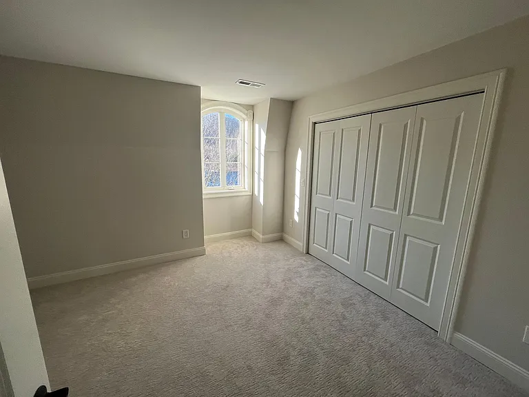 103 Thermos Ave #6 — Photo 8