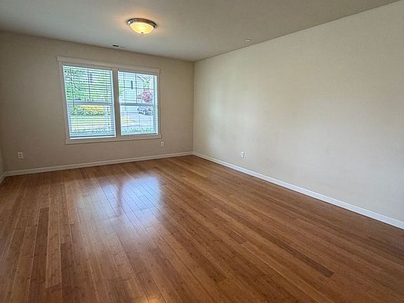 3rd image of 1319 Foreman Rd