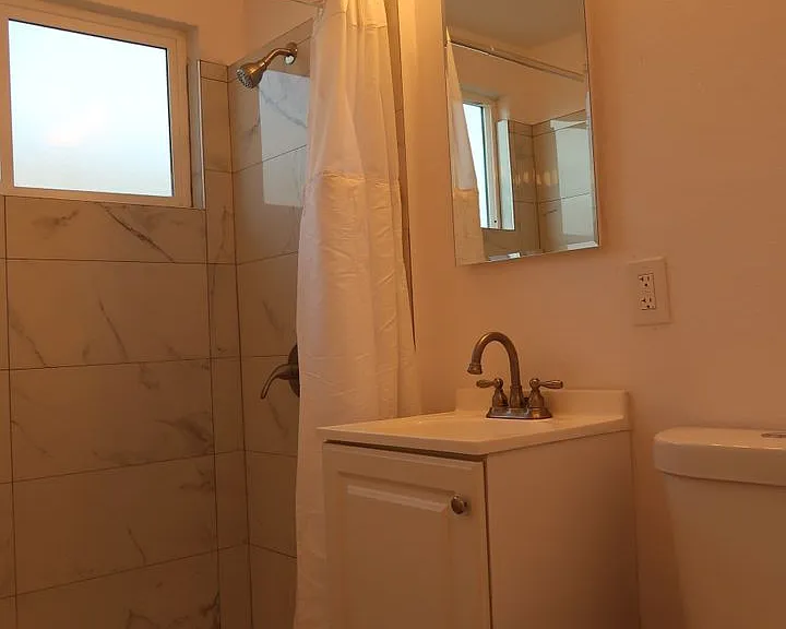 706 W 82nd St — Photo 13