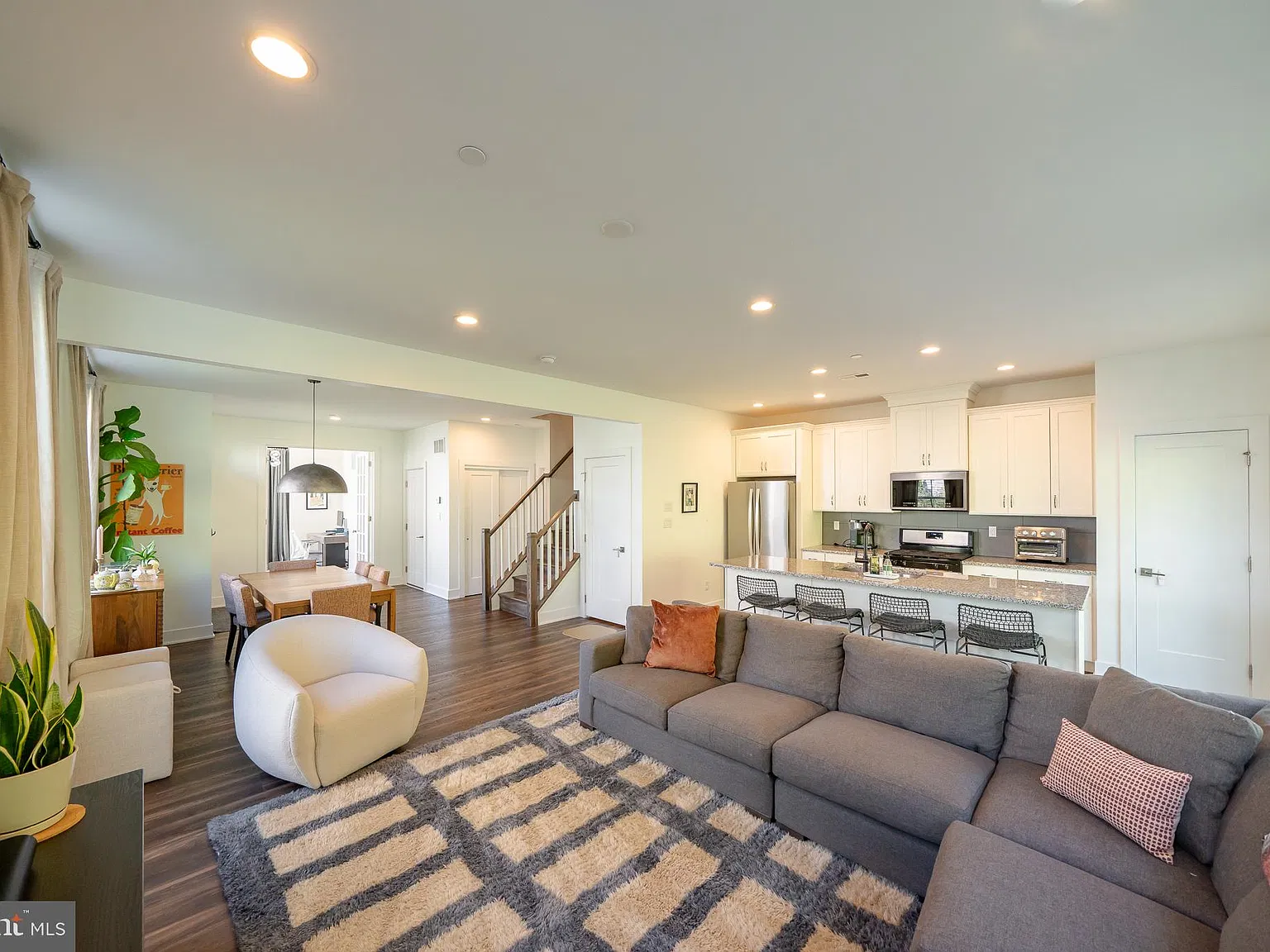 3 bed, 2.5 bath, 2178 sqft, $3,100 — Photo 4