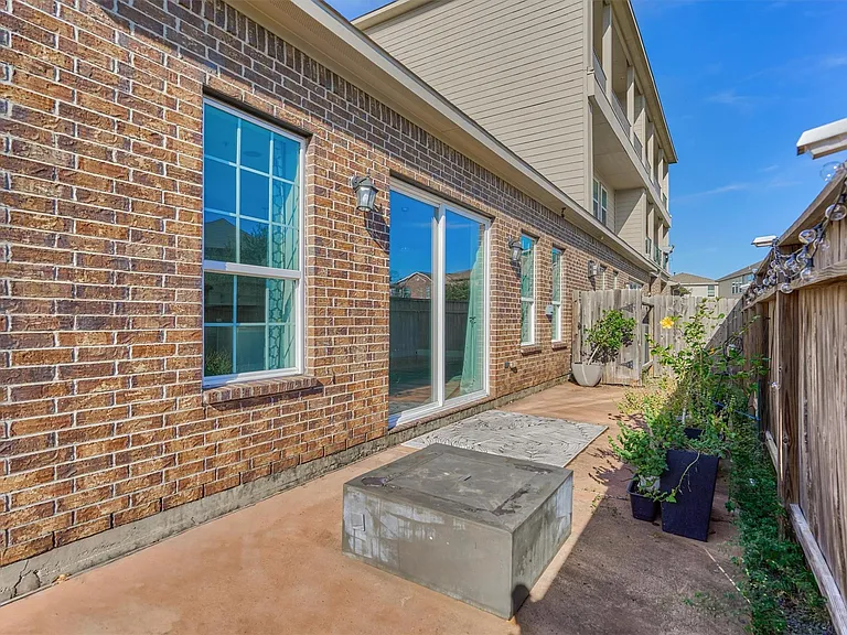 2113 Solstice Blvd — Photo 48