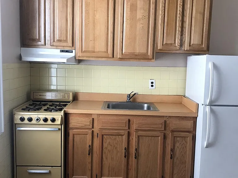 155 N 21st St #2R — Photo 4