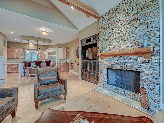 5th image of 21 Margarita Ct