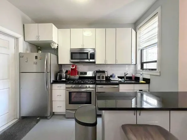 28-19 36th St #1F, Astoria, NY 11103