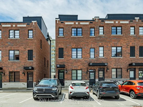 70 Plains Rd W #18, Burlington, ON L7T 0B6