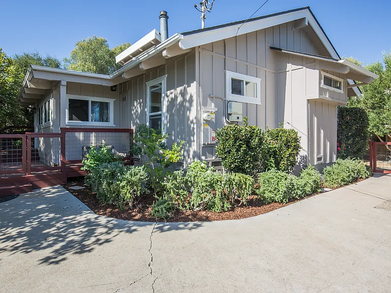 2495 Lucca Ave — Photo 5