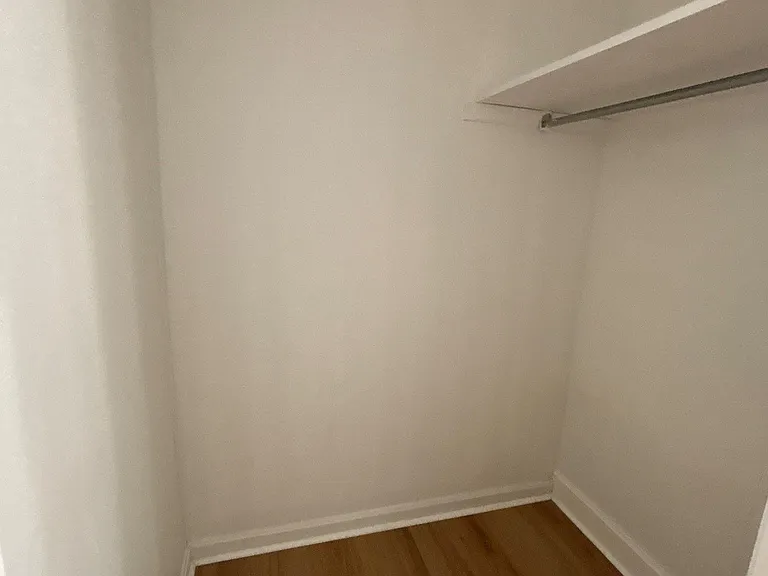 418 Lyndon Ln — Photo 19
