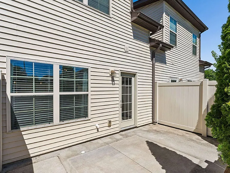 4113 Suntropic Ln — Photo 21