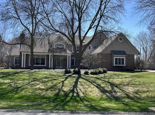 101 Limekiln Dr, Neenah, WI 54956