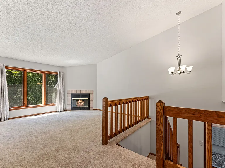 15465 Sussex Dr — Photo 3