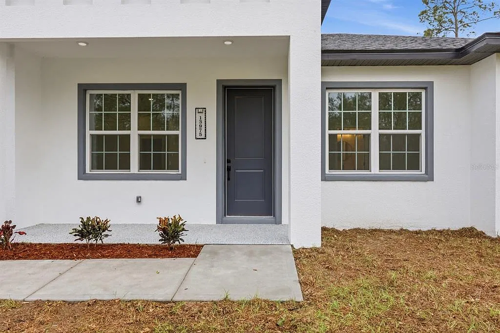 4 bed, 3.0 bath, 1802 sqft, $2,250 — Photo 2