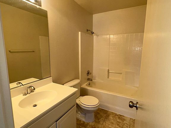 4th image of 15108 Roan Cir