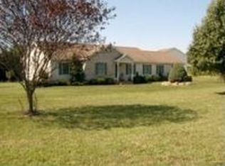 204 Meadow Ridge Pkwy, Dover, DE 19904