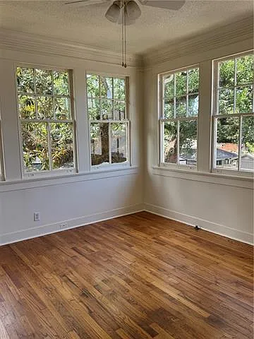 214 Hollywood Dr — Photo 5