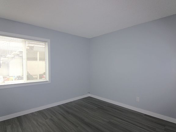 5th image of 14719 S Berendo Ave APT 1
