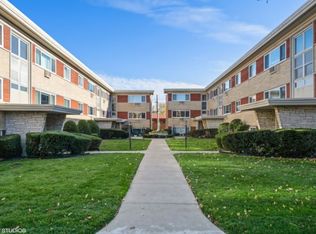 6815 W Raven St, Chicago, IL 60631