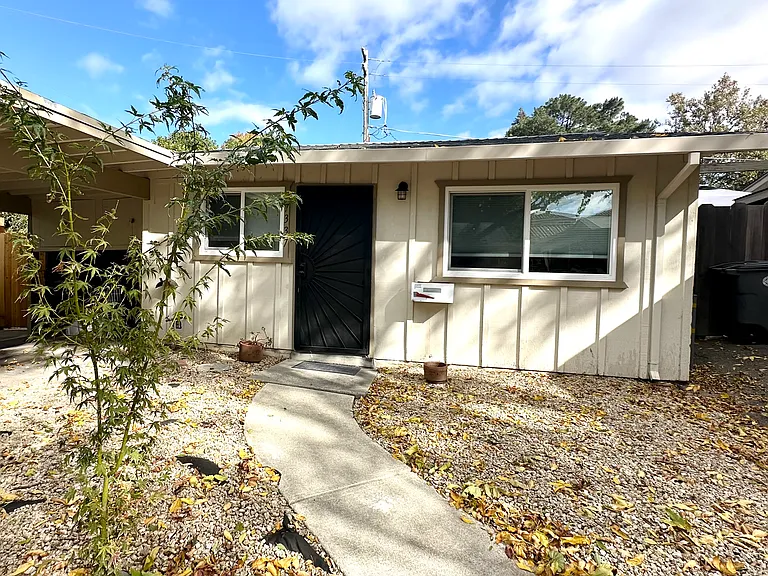 7339 Starward Dr — Photo 6