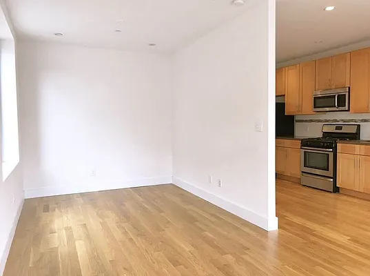 Rented by Rapid Realty Cobble Hill | media 12