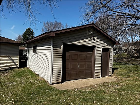 4th image of 2249 Hatch Street