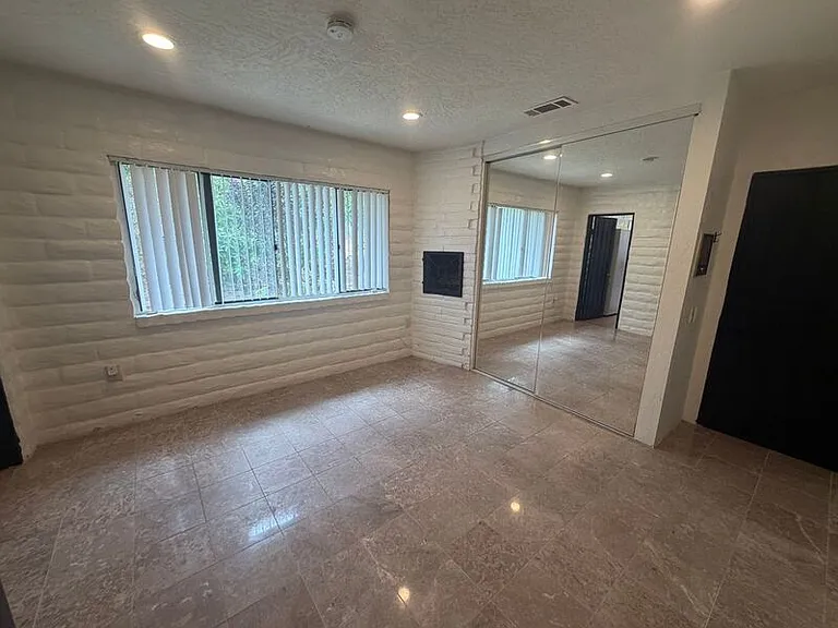 6088 De La Rosa Ln #3 — Photo 3